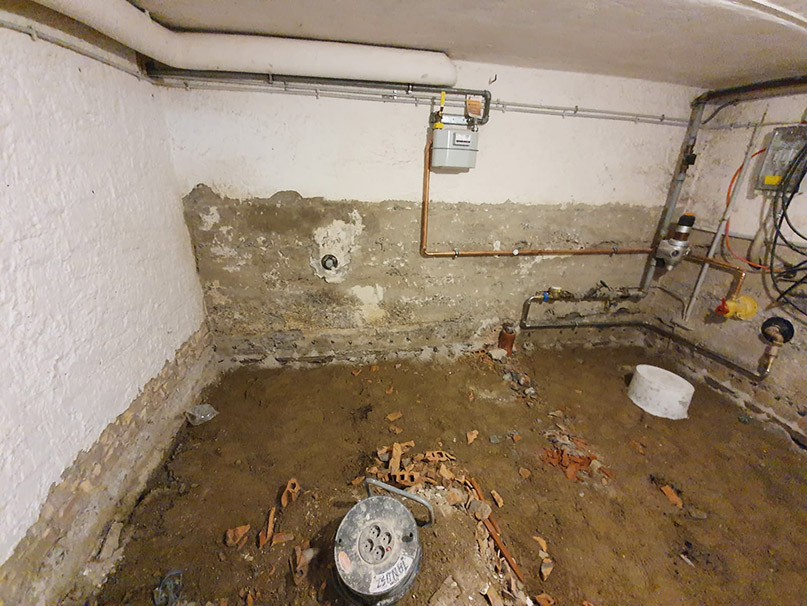 Referenzen 97 kellerboden vor der bodensanierung